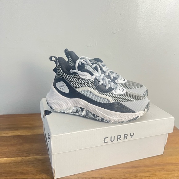 Under armour new Kids' Curry 3Z24 Basketball Shoe Little Kid size 12 - Picture 2 of 9